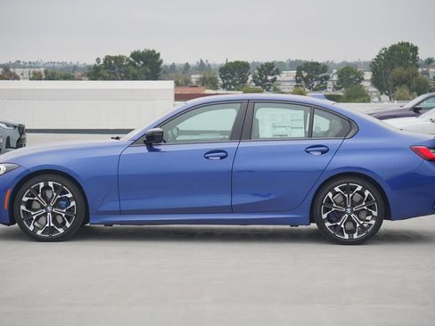 Used 2025 BMW 330i Sedan w/ M Sport Package RWD image 4