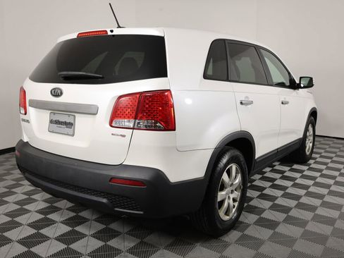 Used 2012 Kia Sorento LX image 2