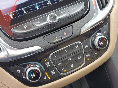 Used 2023 Chevrolet Equinox Premier image 19