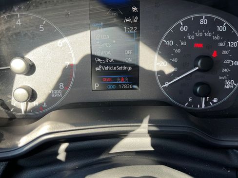 Used 2025 Toyota Corolla LE image 37