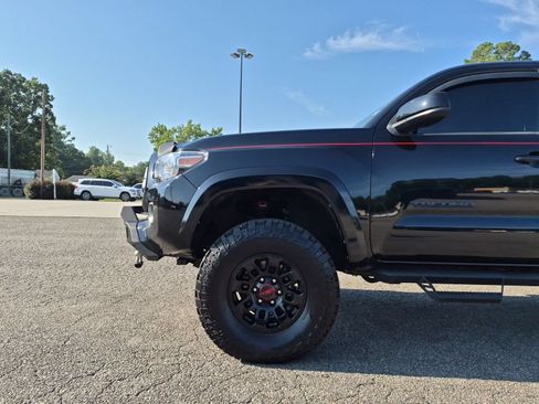 Used 2021 Toyota Tacoma SR5 AWD/4WD image 31