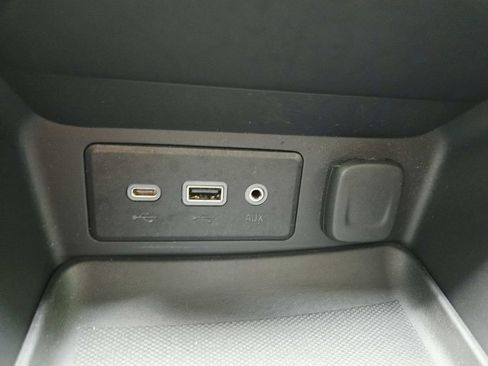 Used 2024 GMC Terrain SLE w/ Driver Convenience Package FWD image 28