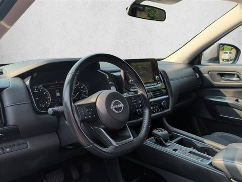 Used 2024 Nissan Pathfinder SV FWD image 9