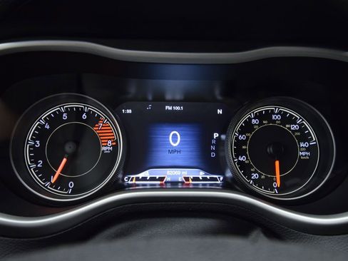 Used 2016 Jeep Cherokee Trailhawk image 15