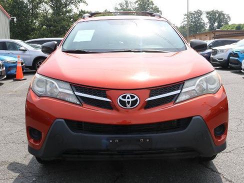 Used 2015 Toyota RAV4 LE AWD/4WD image 2