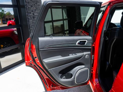 Used 2018 Jeep Grand Cherokee Trackhawk image 31