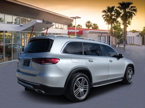 Used 2020 Mercedes-Benz GLS 450 4MATIC image 3
