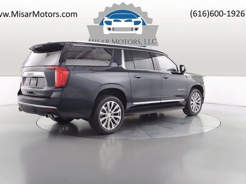 Used 2022 GMC Yukon XL Denali image 4