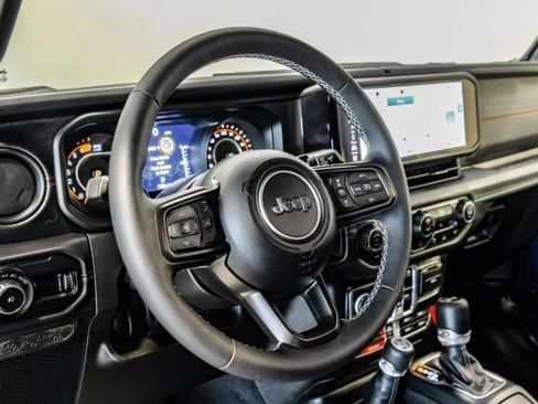 Used 2025 Jeep Wrangler Unlimited Rubicon AWD/4WD image 22