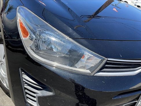 Used 2022 Kia Rio LX image 29