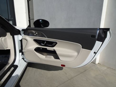 Used 2022 Mercedes-Benz SL 55 AMG 4MATIC image 13