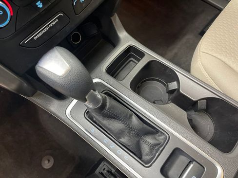 Used 2017 Ford Escape SE image 11