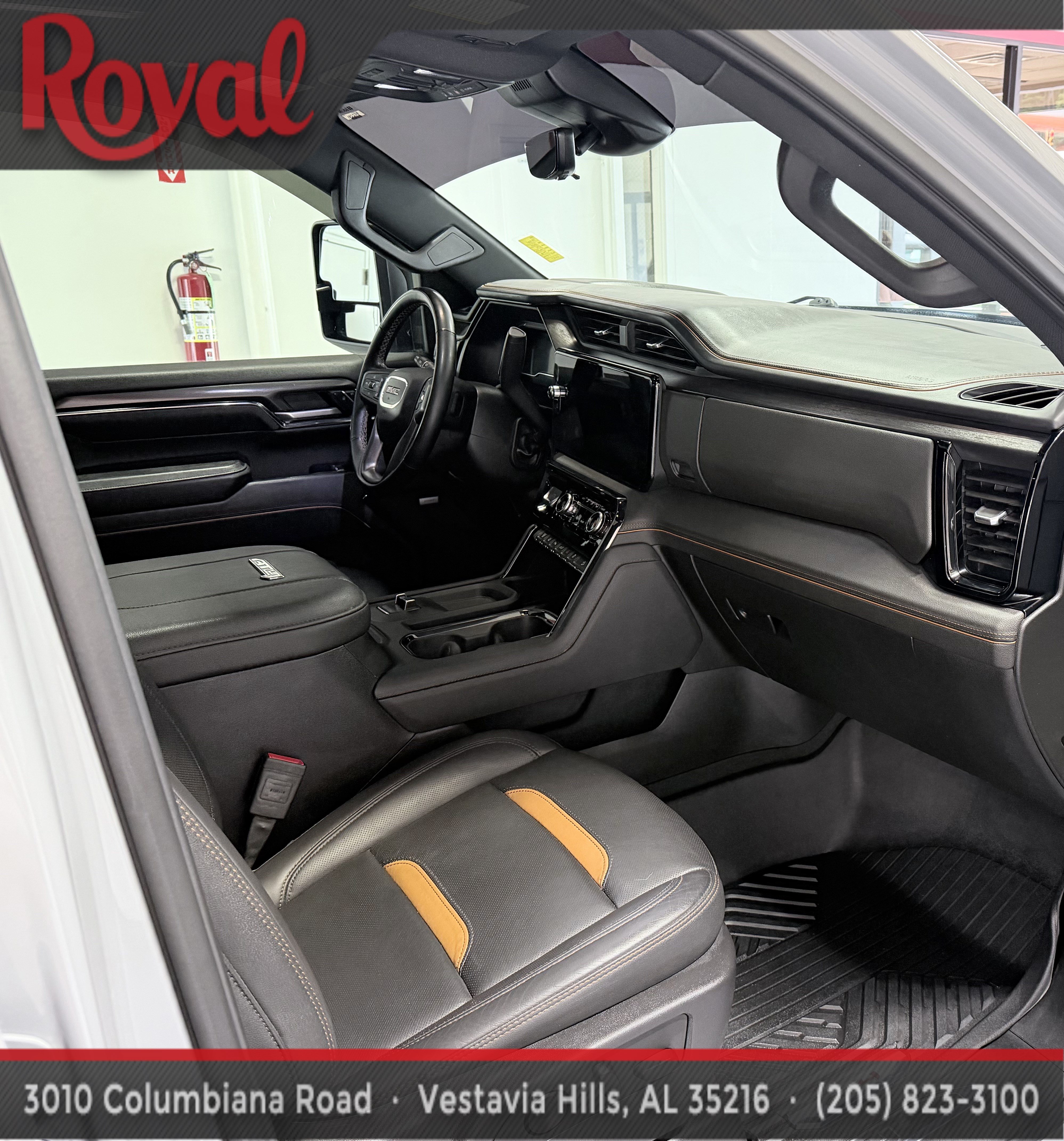 Used 2024 GMC Sierra 2500 AT4 w/ AT4 Premium Plus Package AWD/4WD image 15