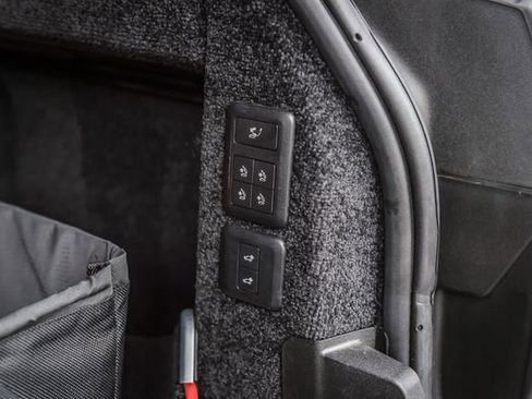 Used 2018 Land Rover Range Rover Long Wheelbase Autobiography image 13