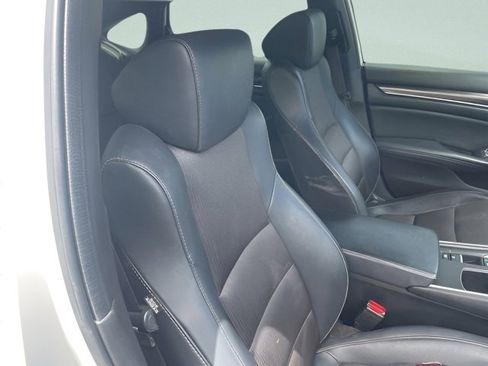 Used 2018 Honda Accord Sport image 8
