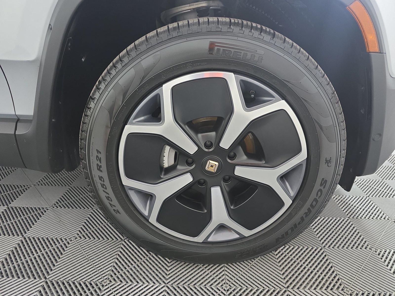 Used 2023 Rivian R1T Adventure Dual AWD/4WD image 11