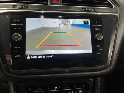 Used 2024 Volkswagen Tiguan SE FWD image 30