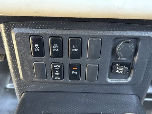 Used 2012 Toyota FJ Cruiser 4WD w/ Upgrade Pkg image 20