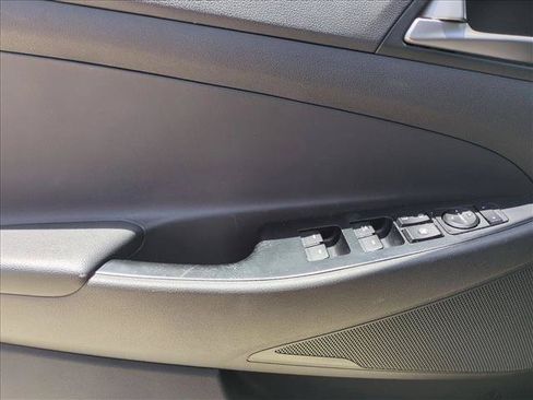 Used 2017 Hyundai Tucson Value FWD image 11