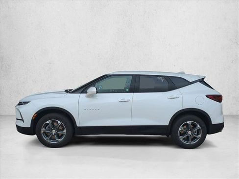 Used 2025 Chevrolet Blazer LT FWD image 8