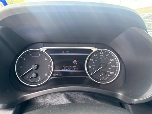 Used 2025 Nissan Sentra SR w/ Midnight Edition FWD image 9
