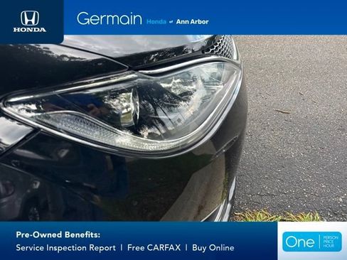 Used 2019 Chrysler Pacifica Limited FWD image 11