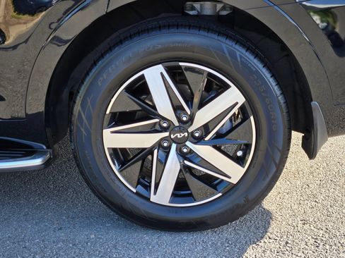 Used 2023 Kia Sorento S w/ Panoramic Sunroof Package FWD image 17