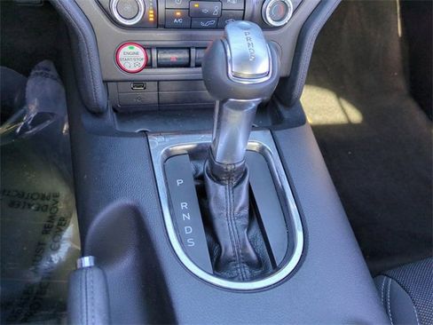 Used 2016 Ford Mustang Coupe image 18