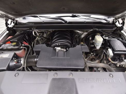 Used 2016 Chevrolet Suburban LT image 23