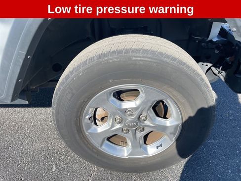 Used 2021 Jeep Wrangler Sport image 15