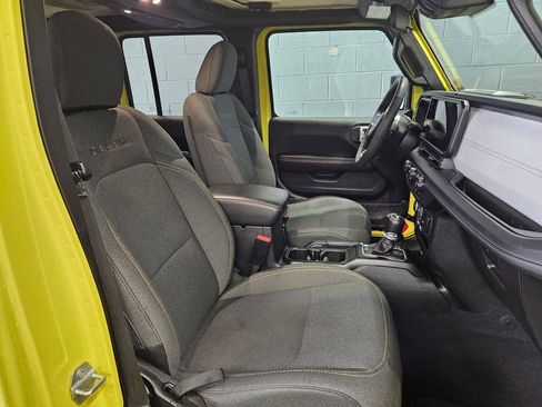 Used 2024 Jeep Wrangler Unlimited Sahara image 36