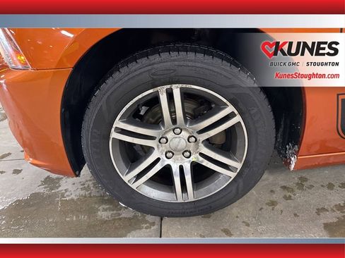 Used 2011 Dodge Charger SE image 15