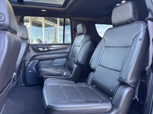 Used 2021 GMC Yukon XL Denali w/ Denali Premium Package AWD/4WD image 29