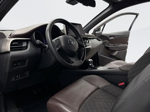 Used 2019 Toyota C-HR Limited image 10