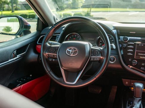 Used 2019 Toyota Camry XSE FWD image 21