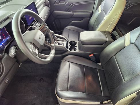 Used 2023 Chevrolet Colorado Trail Boss AWD/4WD image 12