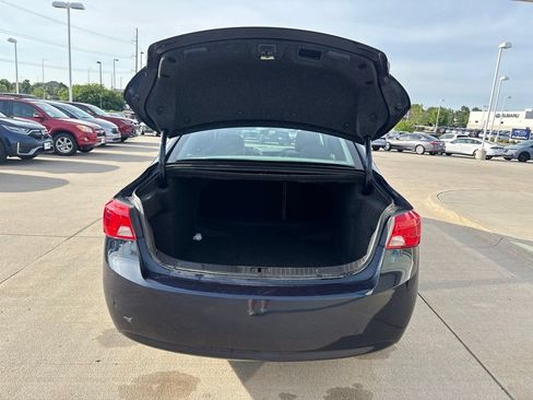 Used 2018 Chevrolet Impala LT FWD image 38