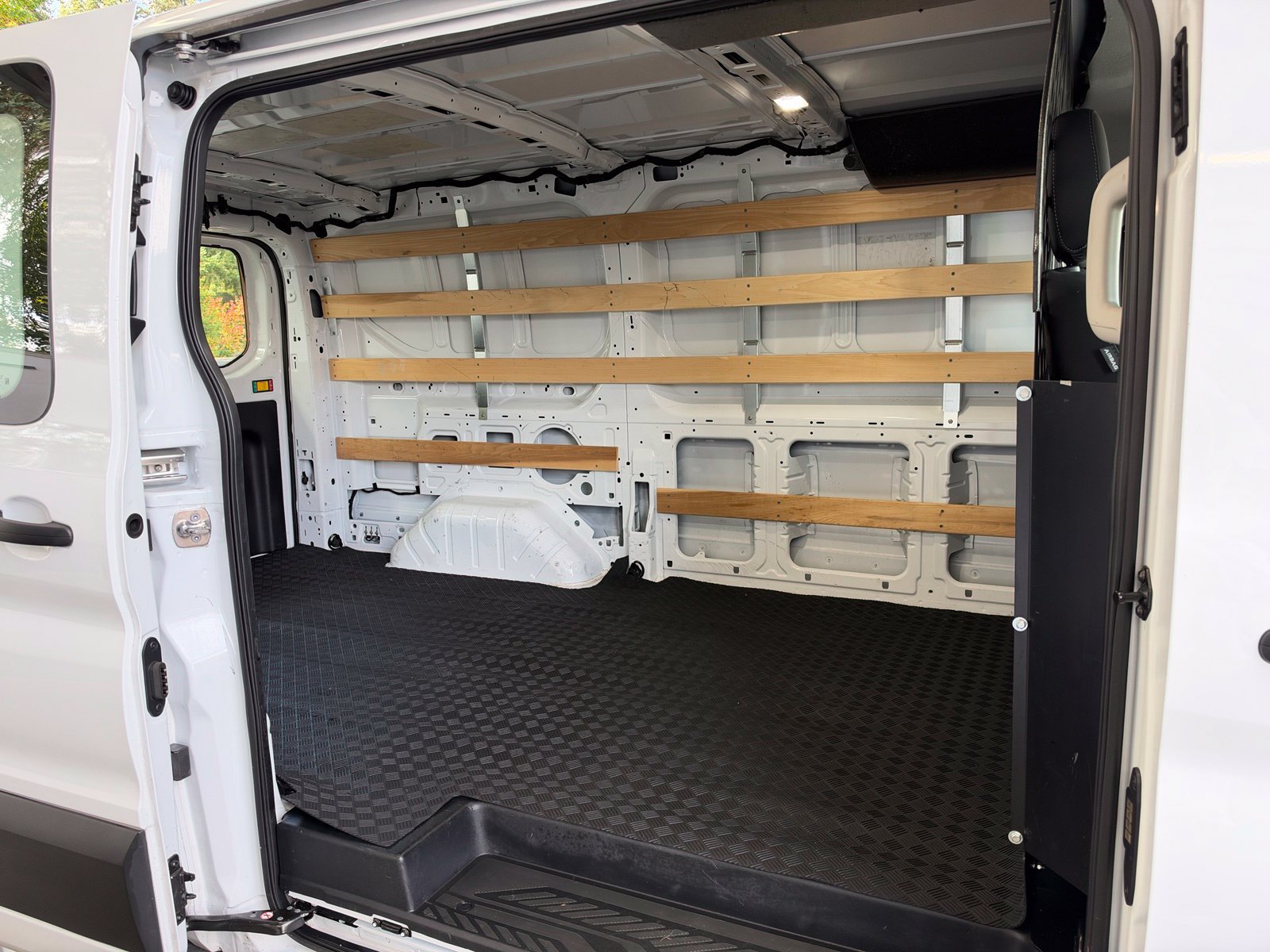 Used 2025 Ford Transit 250 Low Roof w/ Exterior Upgrade Package RWD image 5
