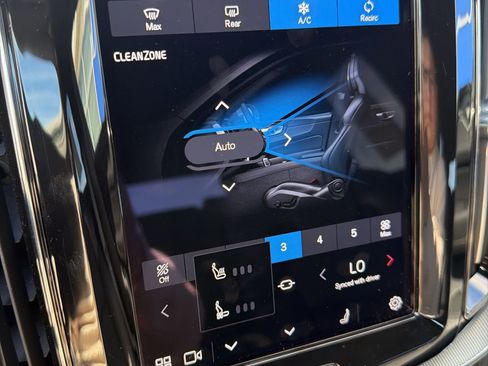 Used 2024 Volvo XC60 B5 Ultimate w/ Protection Package Premier image 14