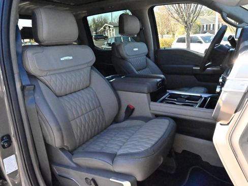 Used 2026 Ford F450 Platinum w/ Platinum Plus Package image 18