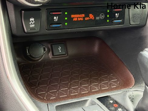 Used 2020 Toyota RAV4 Limited w/ Limited Grade Weather Package FWD image 28