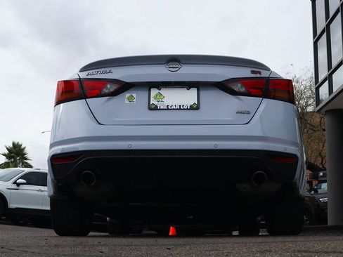 Used 2023 Nissan Altima 2.5 SR image 12