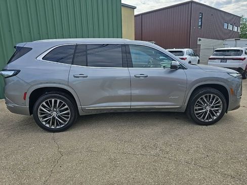 New 2026 Buick Enclave Avenir FWD image 8