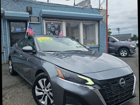Used 2023 Nissan Altima 2.5 S image 4
