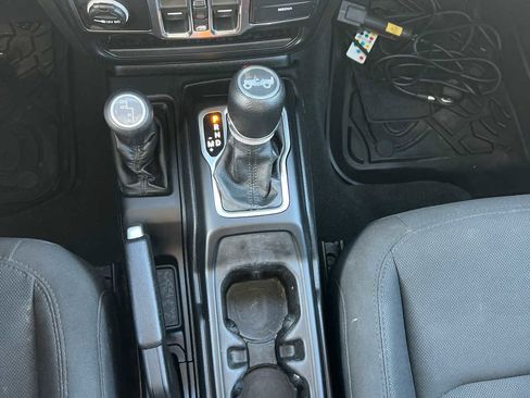 Used 2019 Jeep Wrangler Unlimited Sport S image 35