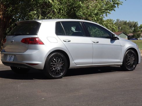 Used 2015 Volkswagen e-Golf Limited Edition FWD image 5