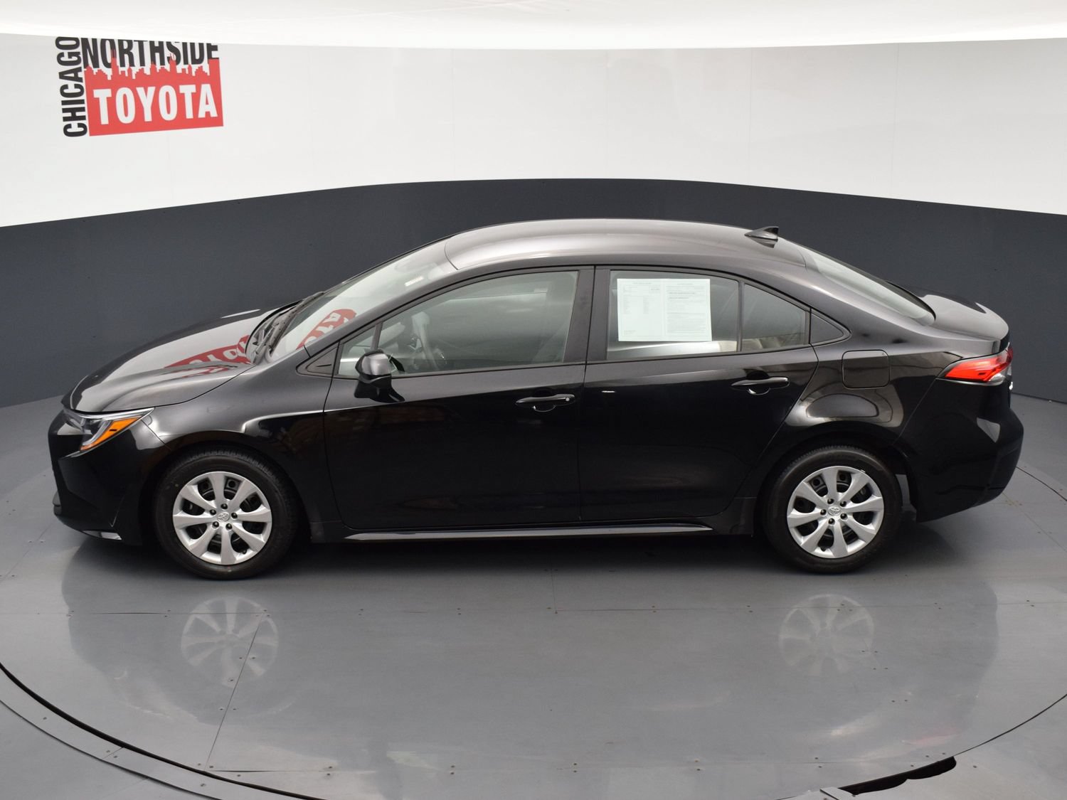 Used 2025 Toyota Corolla LE FWD image 17