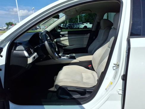 Used 2019 Honda Accord LX image 4