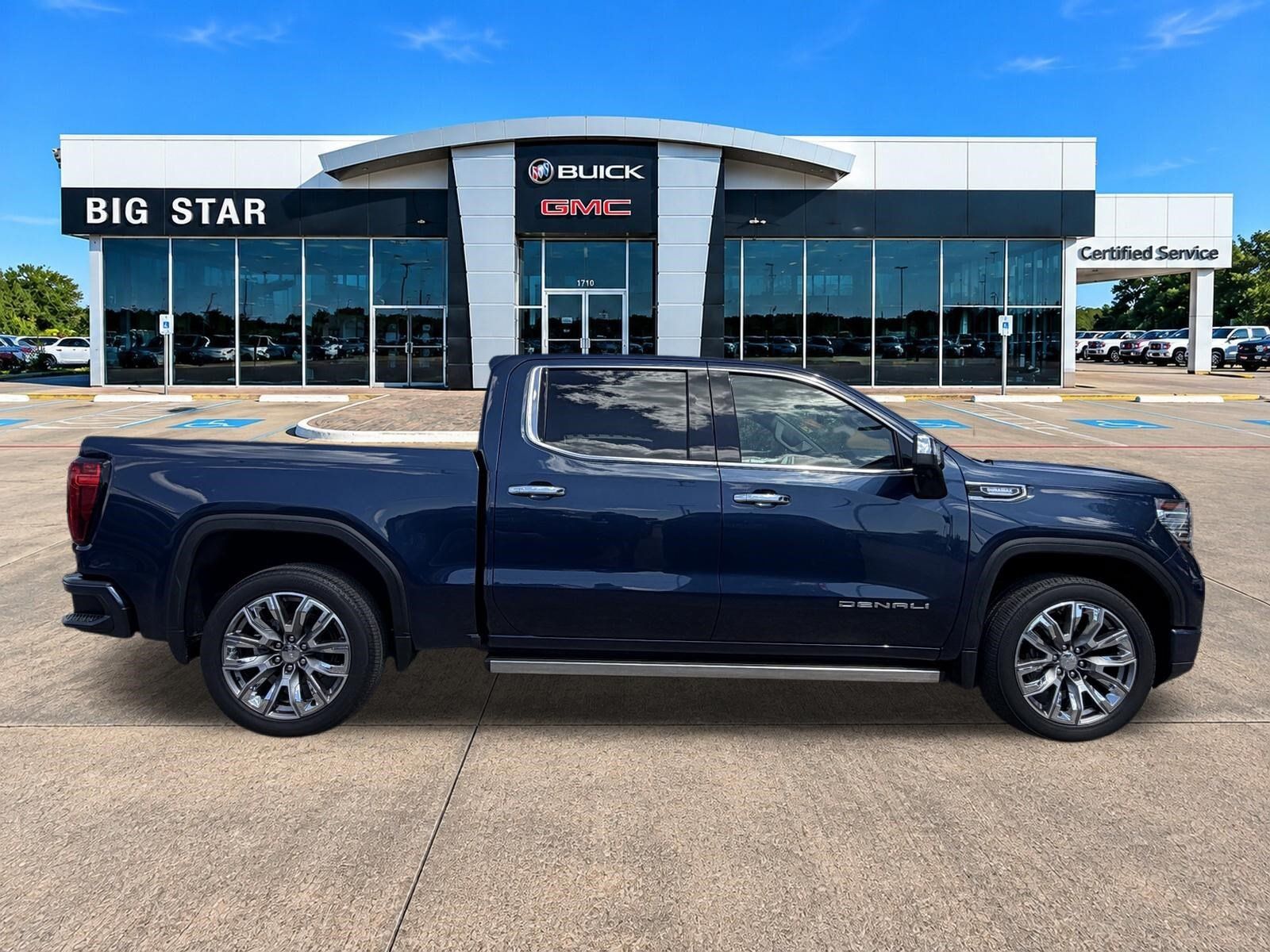 Used 2023 GMC Sierra 1500 Denali w/ Denali Reserve Package AWD/4WD image 3