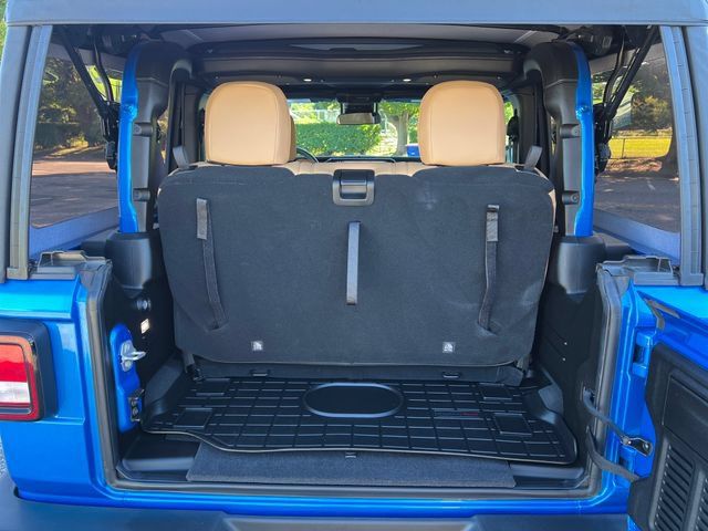 Used 2025 Jeep Wrangler Sport AWD/4WD image 30